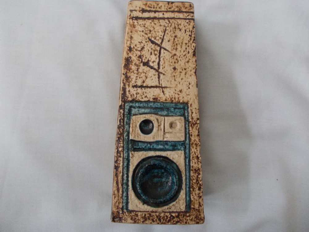 troika coffin vase