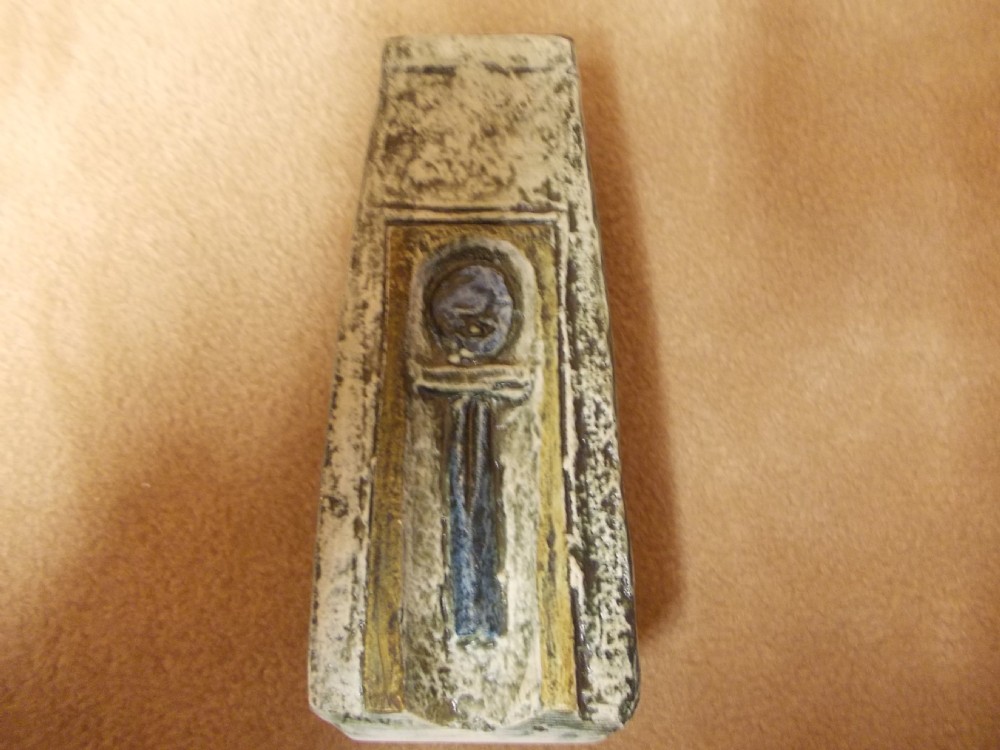 a troika coffin vase